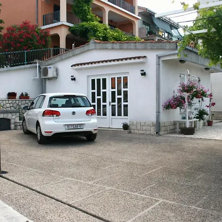 شقة With Parking Space - 5494 *
