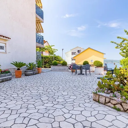 With Parking Space - 5494 * تْسْغيكفانِتْسا