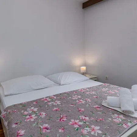 With A Parking Space - 5494 Crikvenica