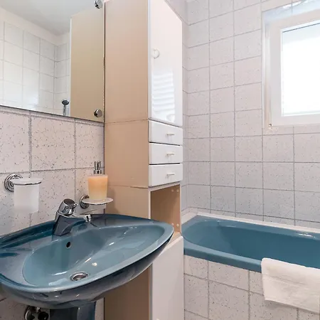 With Parking Space - 5494 * تْسْغيكفانِتْسا