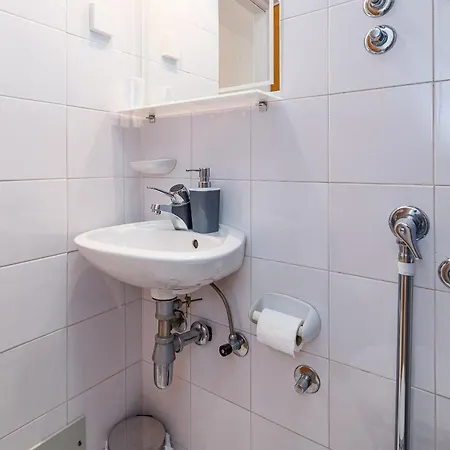 Apartment With A Parking Space - 5494 Crikvenica