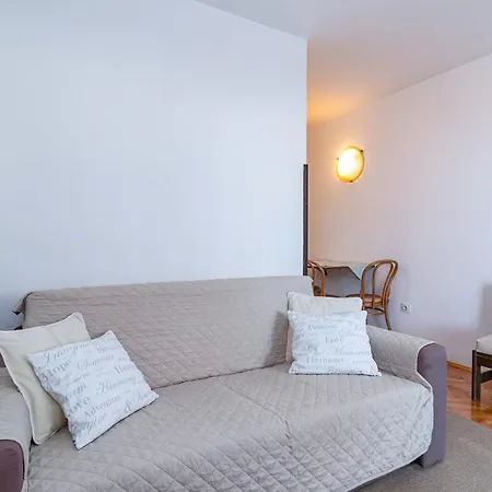 With A Parking Space - 5494 Apartment Crikvenica