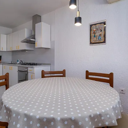 With A Parking Space - 5494 Crikvenica