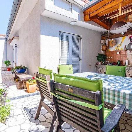 With Parking Space - 5494 شقة
