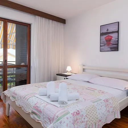 With A Parking Space - 5494 Crikvenica
