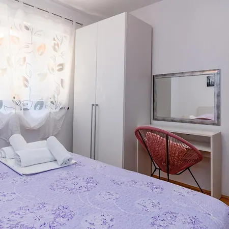 With A Parking Space - 5494 Apartamento Crikvenica