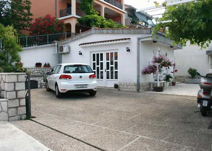 Апартаменты With Parking Space - 5494 *