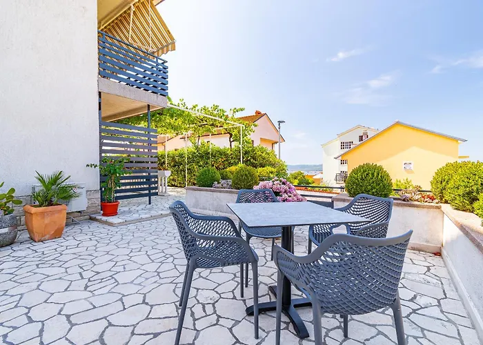 With Parking Space - 5494 Apartman Crikvenica